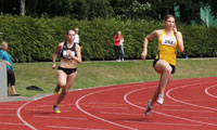Britta mit SB über 200m Britta mit SB über 200m